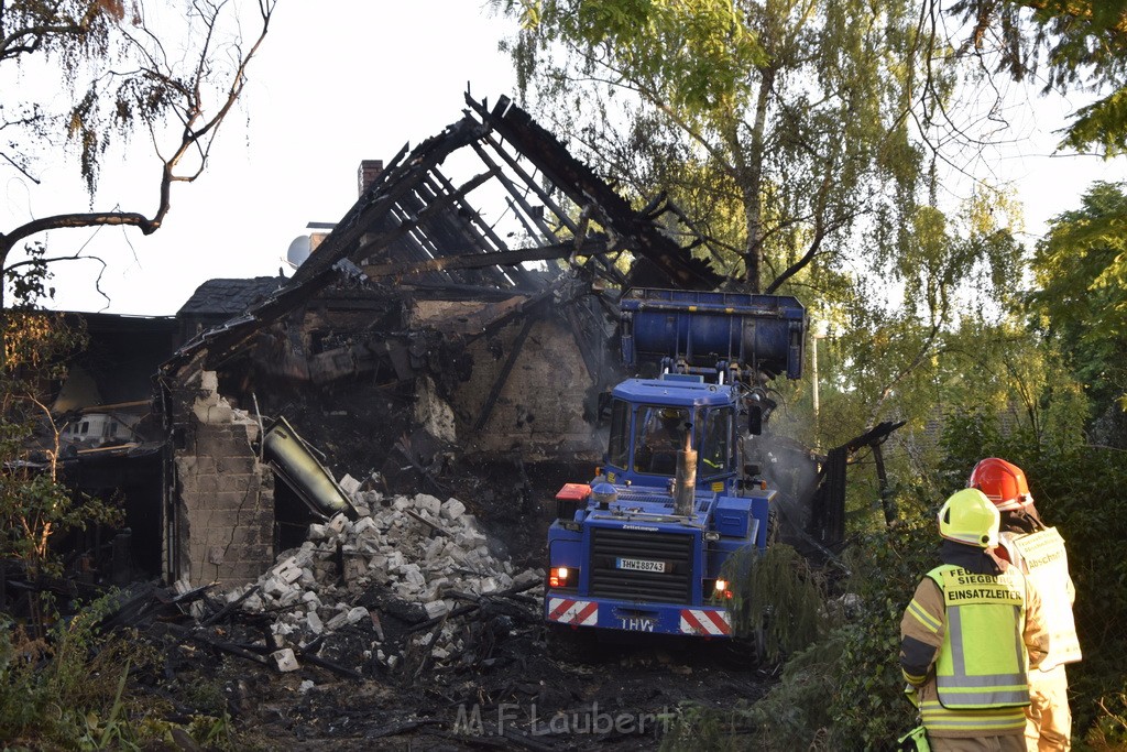 Grossfeuer Einfamilienhaus Siegburg Muehlengrabenstr P1026.JPG - Miklos Laubert